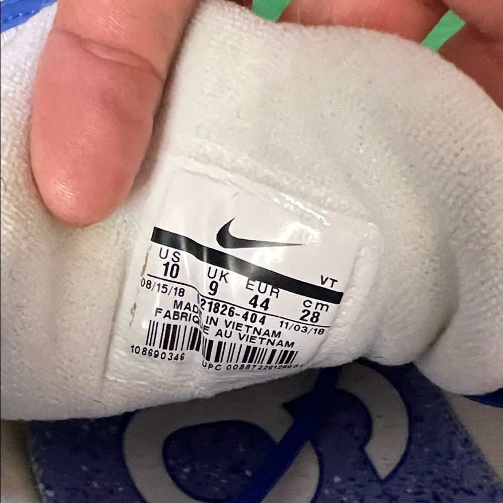 NIKE Men's White and Blue Athletic Sneakers $75 - Picture 7 of 9
